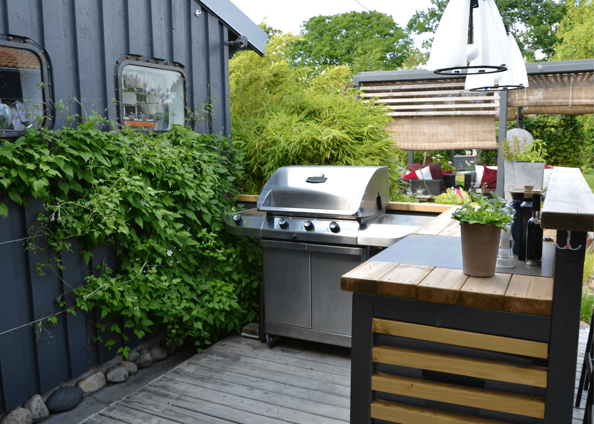 Outdoor cooking space